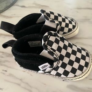 Infant Slip-On V Crib Checker Shoe